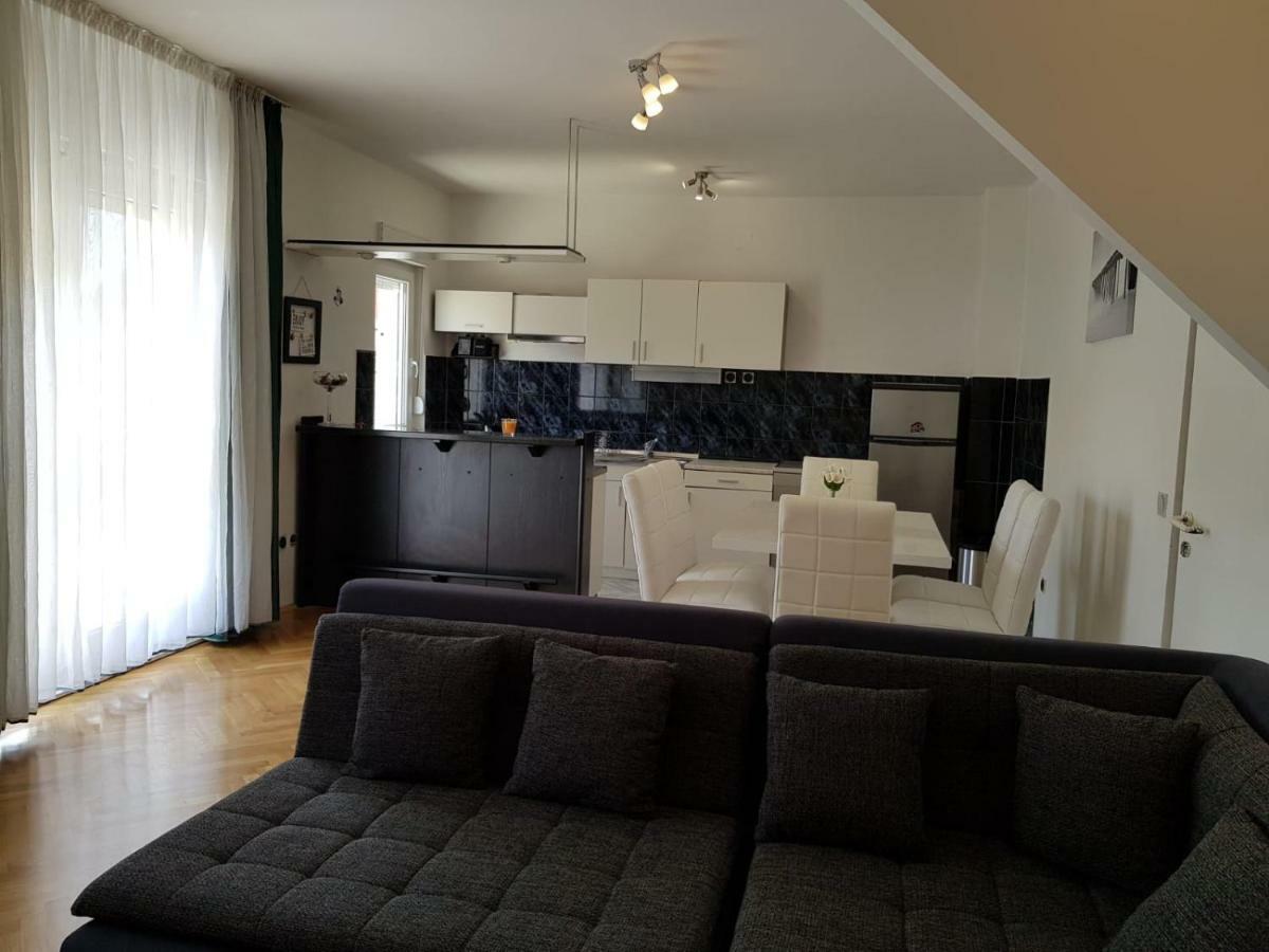 Apartment Mate Kaštela エクステリア 写真