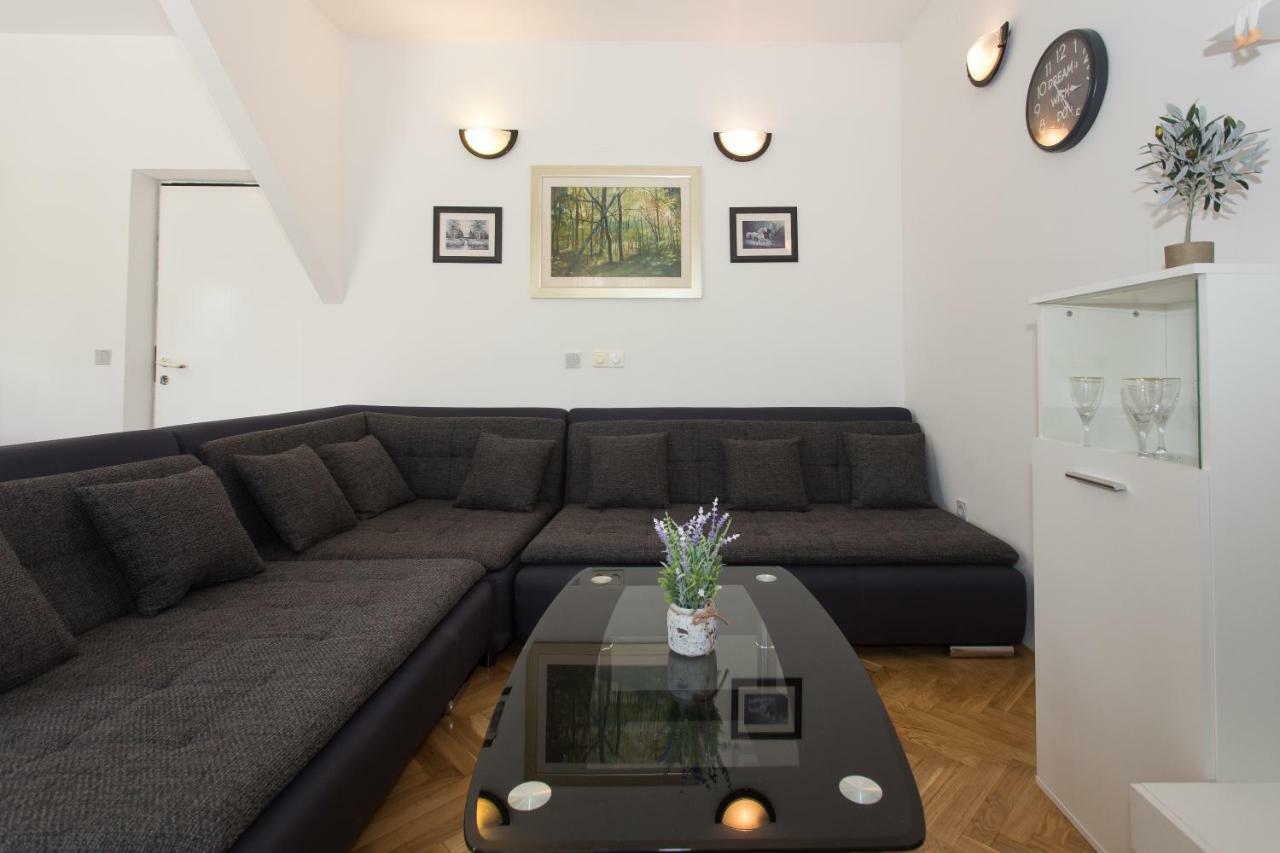 Apartment Mate Kaštela エクステリア 写真
